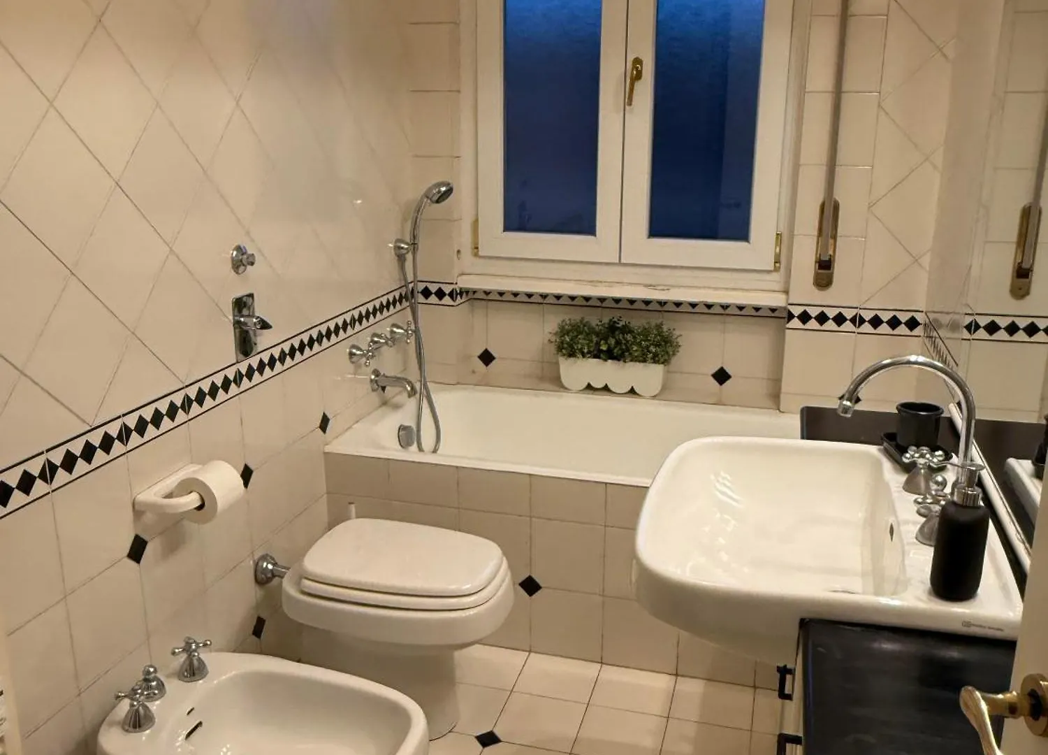 Apartment Appartamento Angera Milan
