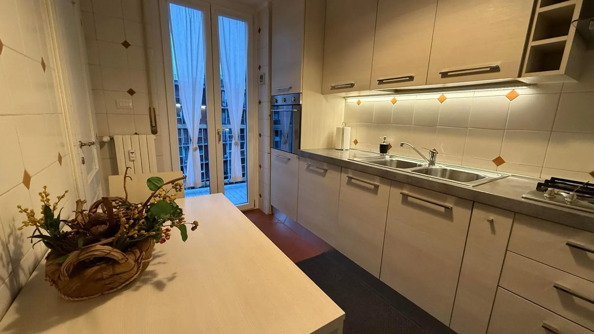 Appartamento Angera Milano 0*,